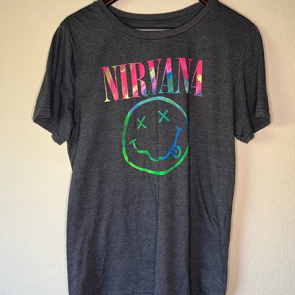NIRVANA Tops - Nirvana size XXL dark gray short sleeve t-shirt with rainbow nirvana logo